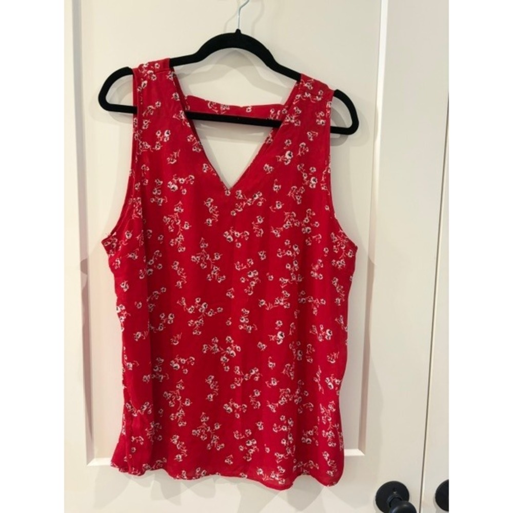 Maurices Red Floral V-Neck Sleeveless Blouse with Cutout Back Size XL